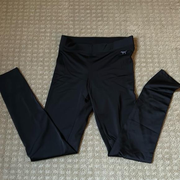 PINK Victoria's Secret Pants - Pink shiny leggings